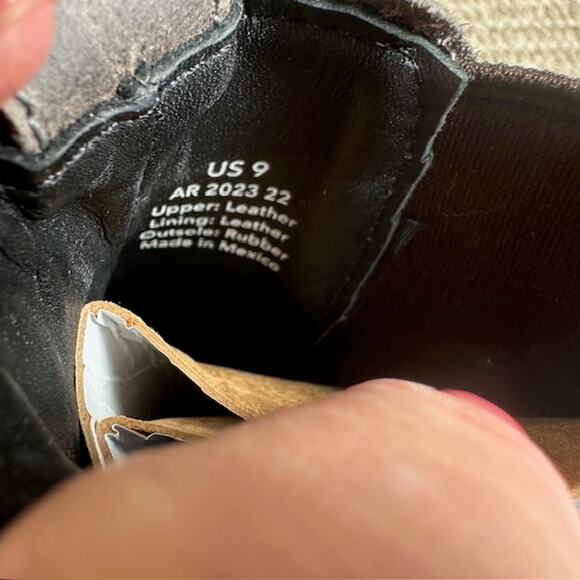 Nisolo Go-To Lug Chelsea Boot New In Box Size: 9 Color: Grey - Picture 7 of 9